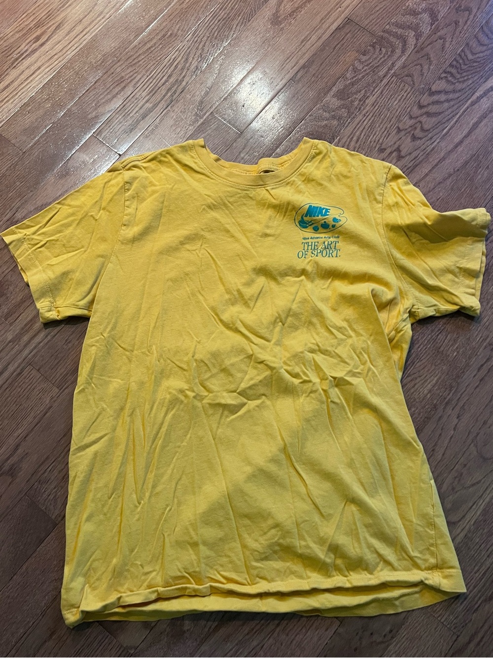 Nike shirt men’s medium
